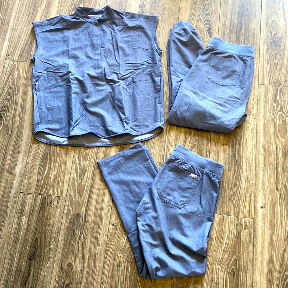 Figs scrub set